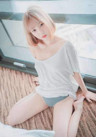 《漂亮的女邻居》在线观看_1080神马影院手机在线